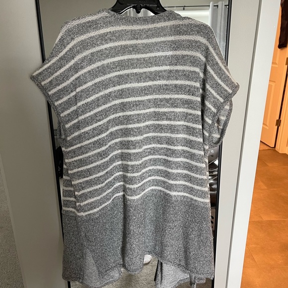 Cardigan - Picture 2 of 3